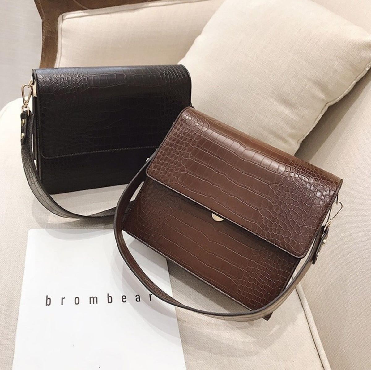 Sac bandoulière Workday – Cuir gaufré façon croco marron foncé