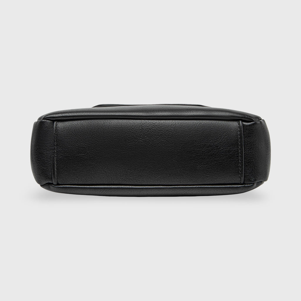 Petit sac porté épaule Ciara – Sac à rabat en cuir noir avec bandoulière