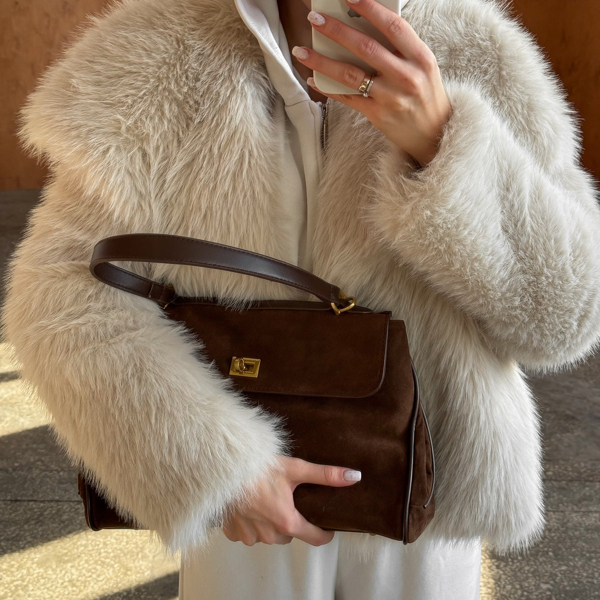 Sac à main Ciara en daim – Sac porté épaule en daim marron