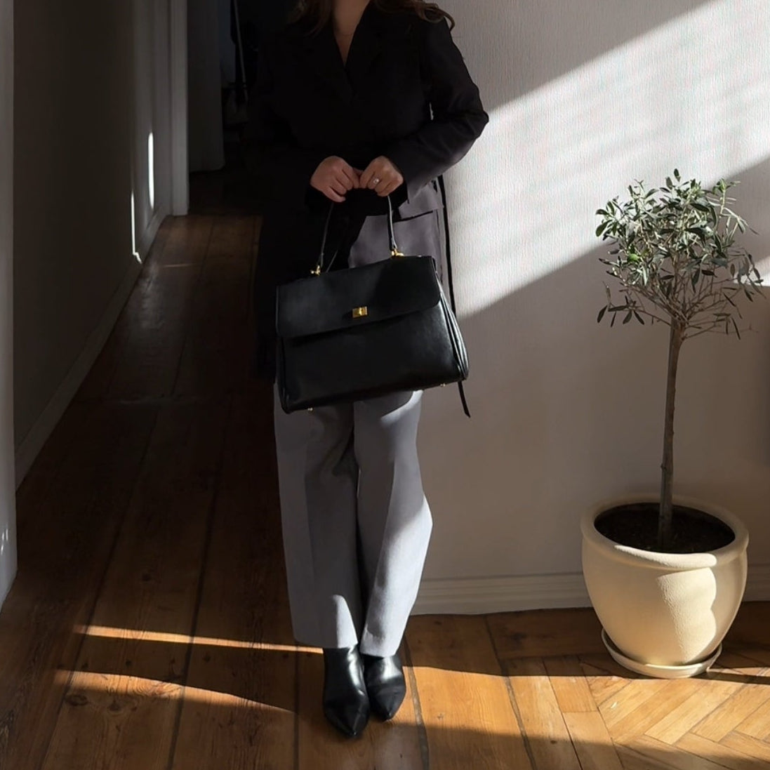 Ciara Essential Top Handle Bag – Black Leather Handbag